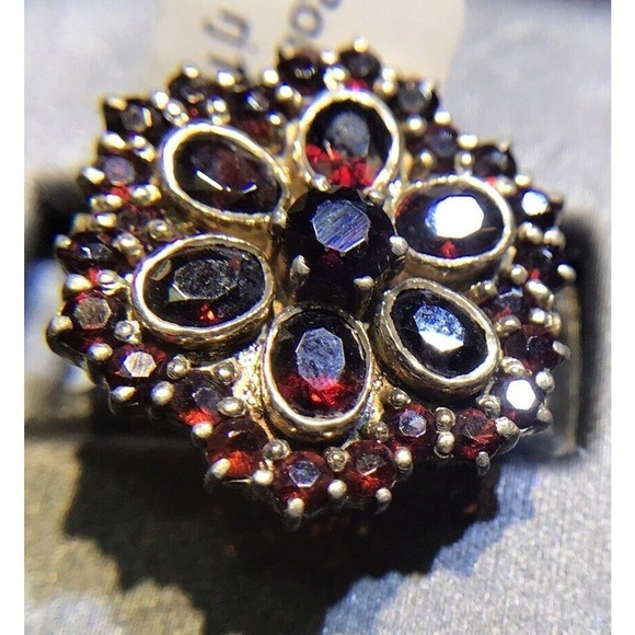 Robson Jewelers Ruby Flower Ring Sz5.25 Silver 925 NWT (All Stones Simulated)